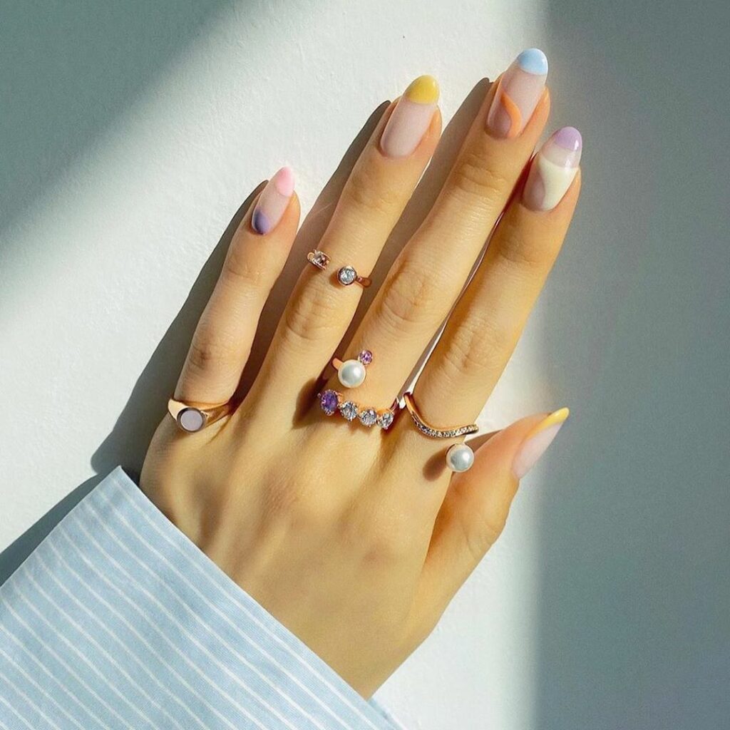 #ELLEbeauty 甘すぎずフェミニンな手もとを叶えてくれるパステルネイル涼しげなパステルカラーを取り入れたネイルデザインを参考にしてみて♡

#regra