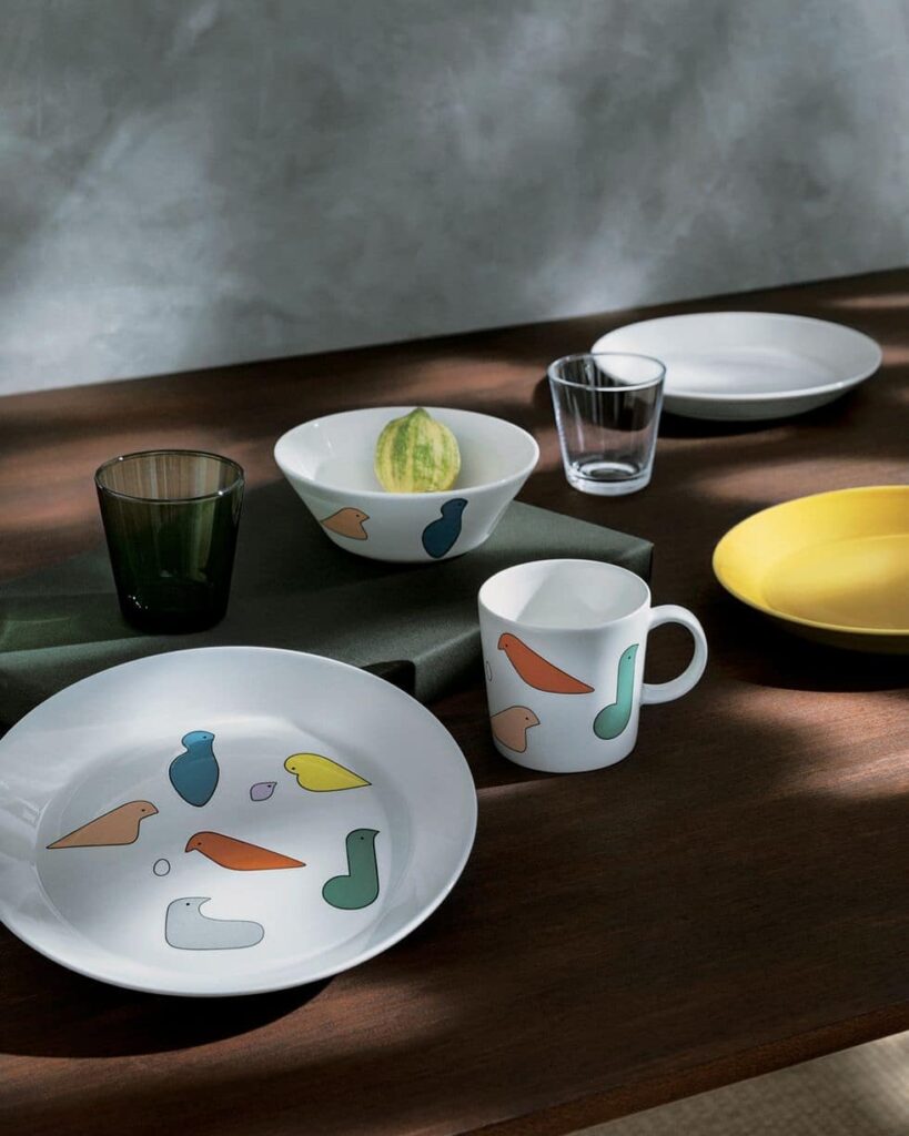 【NEW ITEMS】
イッタラとミナ ペルホネンがコラボレーションして新たなアイテムが出来上がりましたデザイナーの皆川明さんによる手描きの鳥が、ガラス製品や 【NEW ITEMS】
イッタラとミナ ペルホネンがコラボレーションして新たなアイテムが出来上がりましたデザイナーの皆川明さんによる手描きの鳥が、ガラス製品や