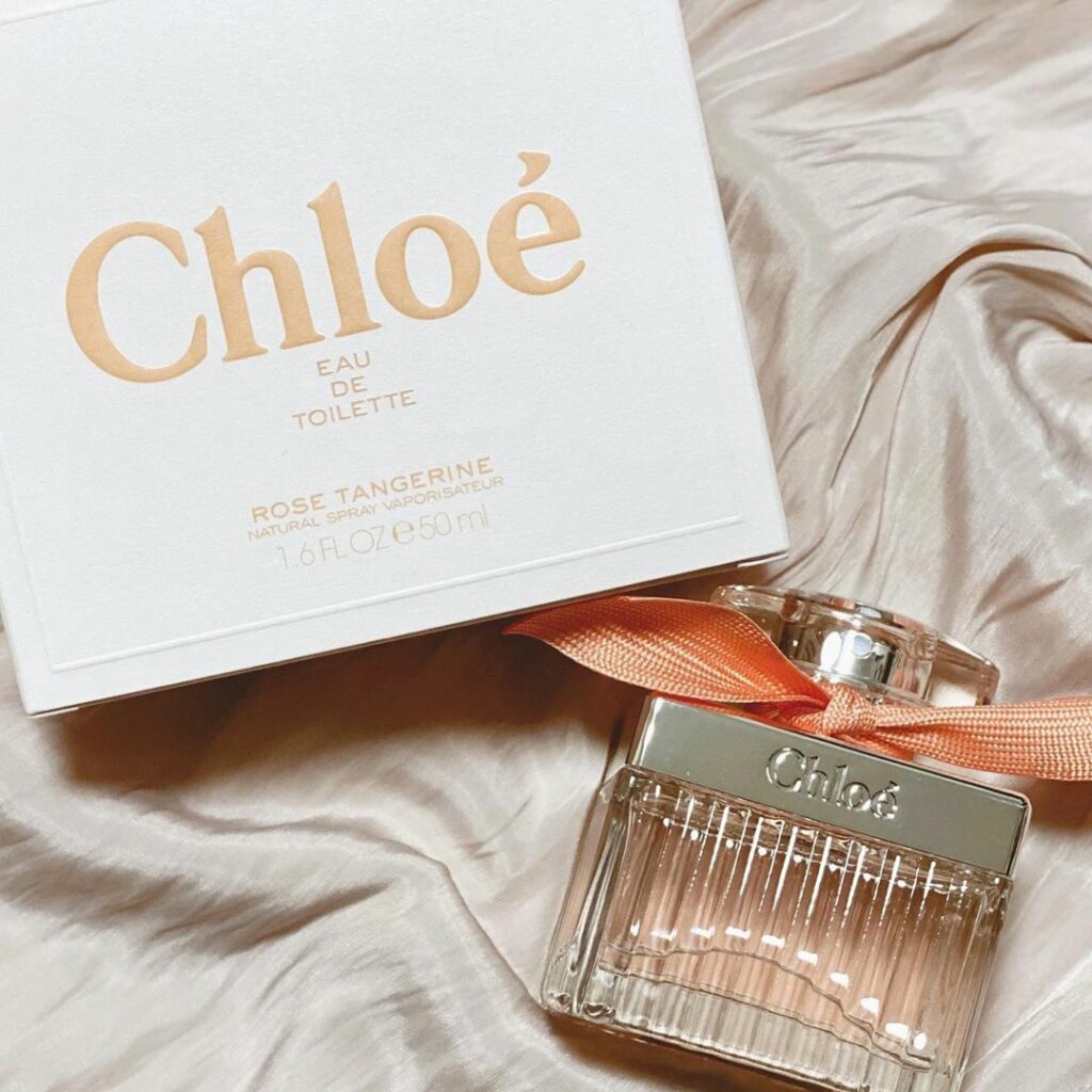 \クロエから新フレグランスが登場/
10月7日に発売される「クロエ ローズ タンジェリン オードトワレ」は、今までより大胆で鮮やかに香り立つフレグランスへと進 \クロエから新フレグランスが登場/
10月7日に発売される「クロエ ローズ タンジェリン オードトワレ」は、今までより大胆で鮮やかに香り立つフレグランスへと進
