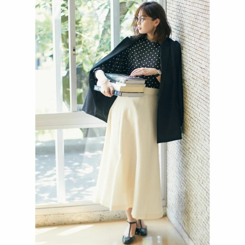 【今日のコーデ】
10月5日（日）
打ち合わせや会議がある日は、ジャケットスタイルが基本！　きちんと感が出るブラックのジャケットを着るなら、年代問わず好印象な