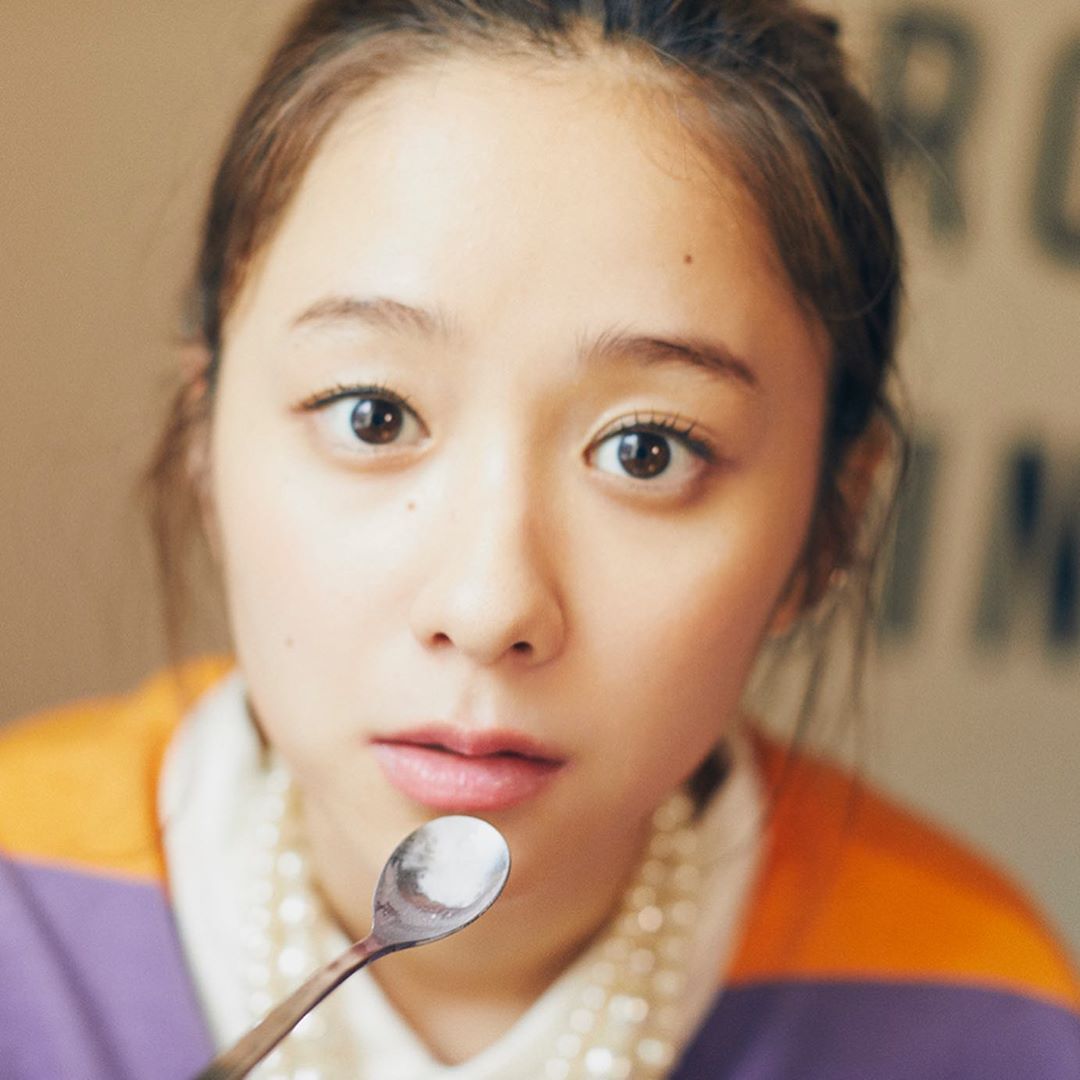 堀田真由ちゃんとクリームソーダ誰がなんて言おうと季節がいつだろうと 寝ても覚めても好きなものは好き プロフィールから記事を 堀田真由 キャロラ Magmoe