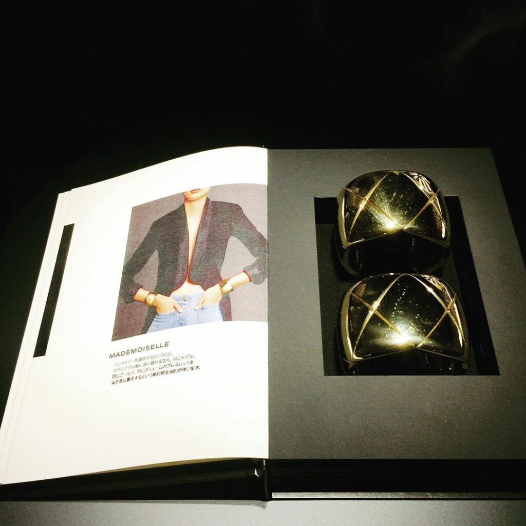 シャネルのファイン ジュエリーのイベント、
“The Dictionary in Love with Coco Crush(ココ クラッシュに恋する辞典)”にお