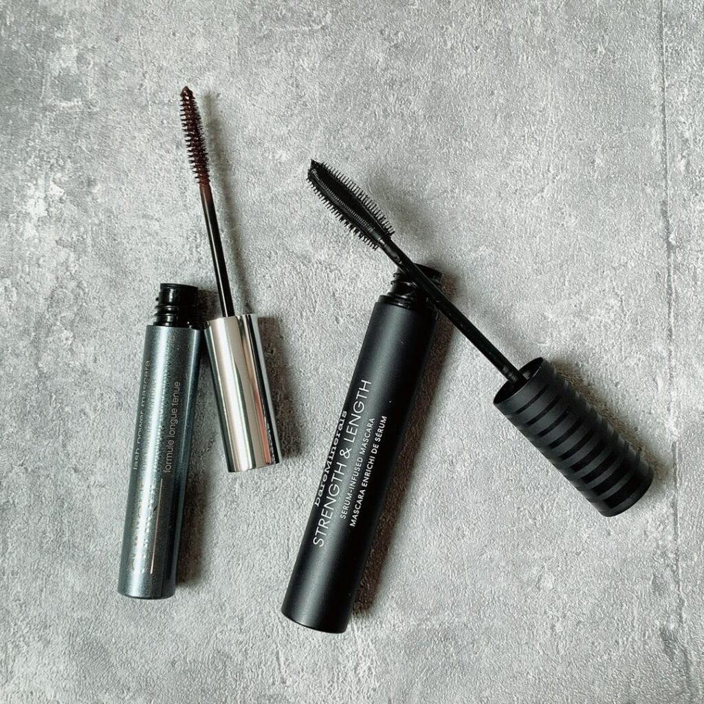 ニュースなマスカラをご紹介 写真左は、テクニックフリーで美まつ毛に仕上げる、クリニークのロングセラー「ラッシュ パワー マスカラ ロング ウェアリング フォーミ ニュースなマスカラをご紹介 写真左は、テクニックフリーで美まつ毛に仕上げる、クリニークのロングセラー「ラッシュ パワー マスカラ ロング ウェアリング フォーミ