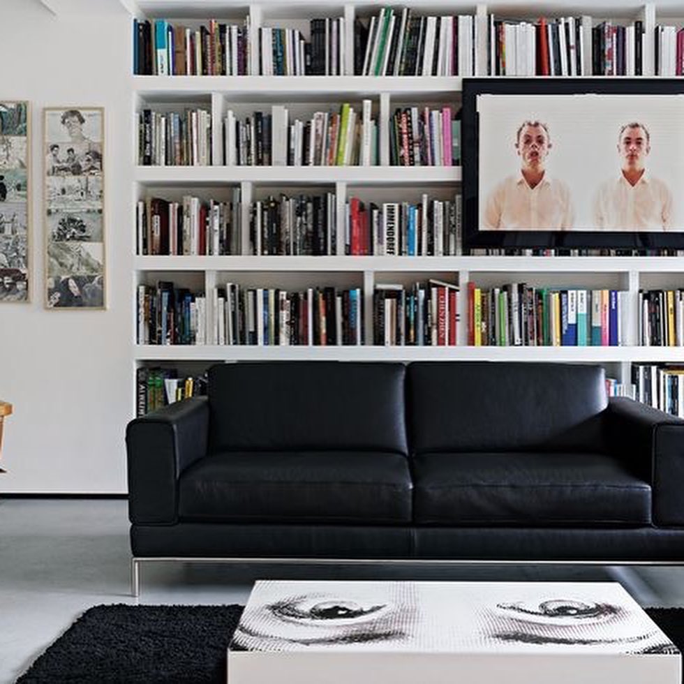 【アートの達人はこう暮らす！】アートが「呼吸」する、開放的なローマの家

ローマに住む外科医の夫妻がアートコレクションのための家を構えた。「投資目的でアー