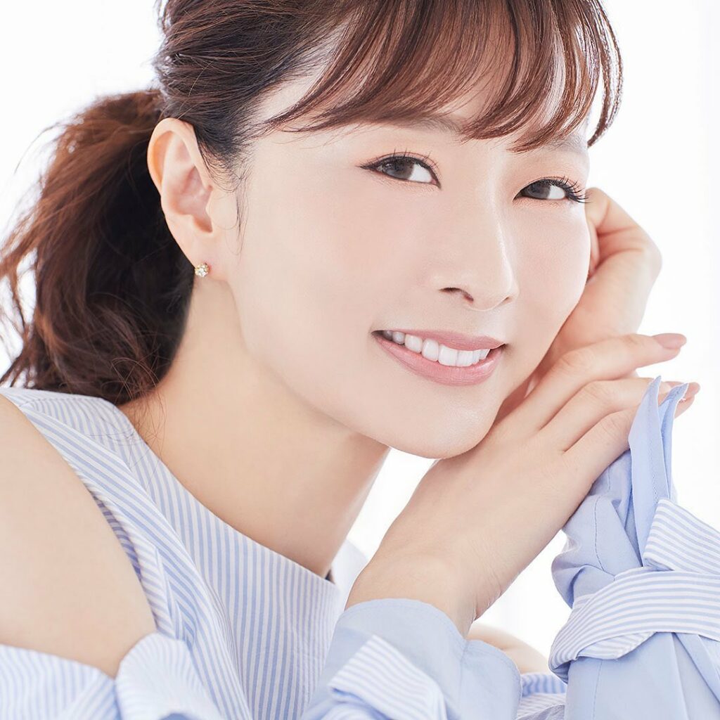 今年はマスクが手放せないこともあって、肌がゆらぎがち。
それに乾燥を感じるこの時期、なんだか急にシワが目立ってきた…。
そんな肌に美容家の石井美保 今年はマスクが手放せないこともあって、肌がゆらぎがち。
それに乾燥を感じるこの時期、なんだか急にシワが目立ってきた…。
そんな肌に美容家の石井美保