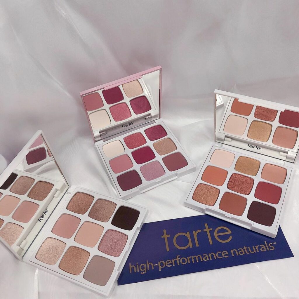 【12月1日発売大充実のタルトのXmasコレクションをご紹介】﻿
メイクの幅が何倍にも広がる、自然派コスメ・タルトのクリスマスコフレをご紹介します﻿
﻿