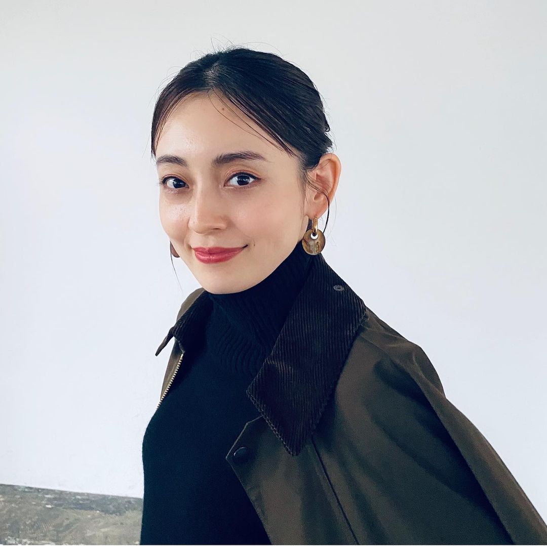 撮影裏話 発売中の本誌12月号ファッション大特集 大人の可愛げ服 より 今井りかちゃんの撮影風景をお届け がみちゃんこと スタイリスト石上美津江さんか Magmoe 撮影裏話 発売中の本誌12月号ファッション大特集 大人の可愛げ服 より 今井りかちゃんの撮影風景をお届け がみちゃんこと スタイリスト石上美津江さんか Magmoe