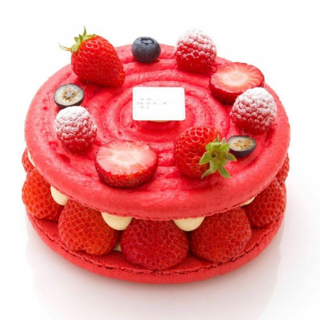 今年のクリスマスケーキはもう決めた？
ホリデームードを盛り上げたいなら、レッド&ピンク系のケーキをチョイスして

記事では、個性豊かな6つのケーキを紹