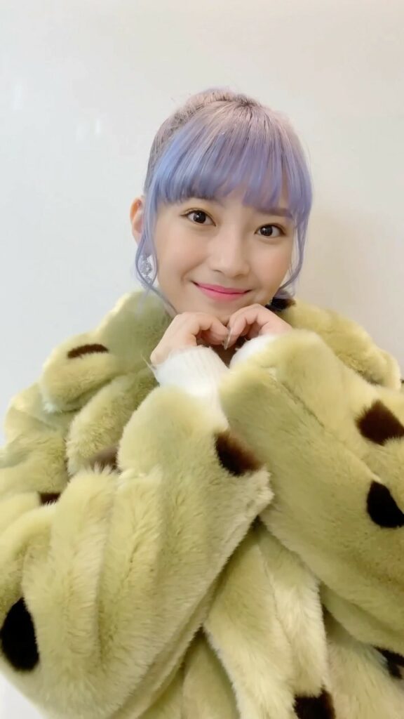 NiziUメンバーによる
“スマイル リレー チャレンジ”
今日はアヤカ→マユカ→
リマ→ニナによる
Part2.をご紹介します
今回もみんなの個性がかわいい NiziUメンバーによる
“スマイル リレー チャレンジ”
今日はアヤカ→マユカ→
リマ→ニナによる
Part2.をご紹介します
今回もみんなの個性がかわいい