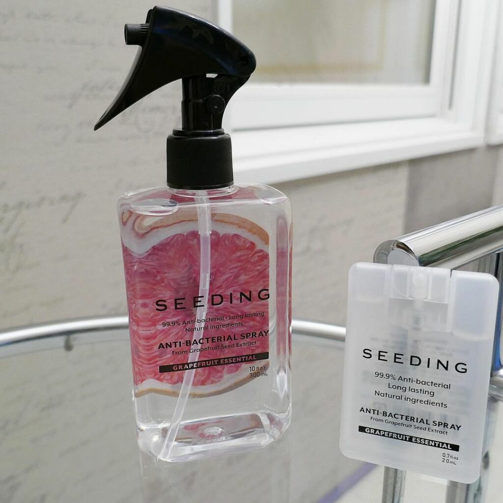 天然由来の抗ウイルス・抗菌スプレー「SEEDING(シーディング)」が登場!
主成分として配合しているのは、グレープフルーツ種子から抽出されたポリフェノール。 天然由来の抗ウイルス・抗菌スプレー「SEEDING(シーディング)」が登場!
主成分として配合しているのは、グレープフルーツ種子から抽出されたポリフェノール。