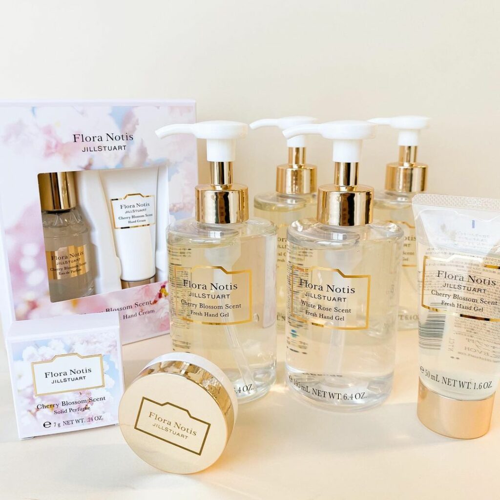 #フローラノーティス から チェリーブロッサムの香りに包まれるアイテムが登場 1/22発売。

フローラノーティス ジルスチュアート チェリーブロッサム ソリッ