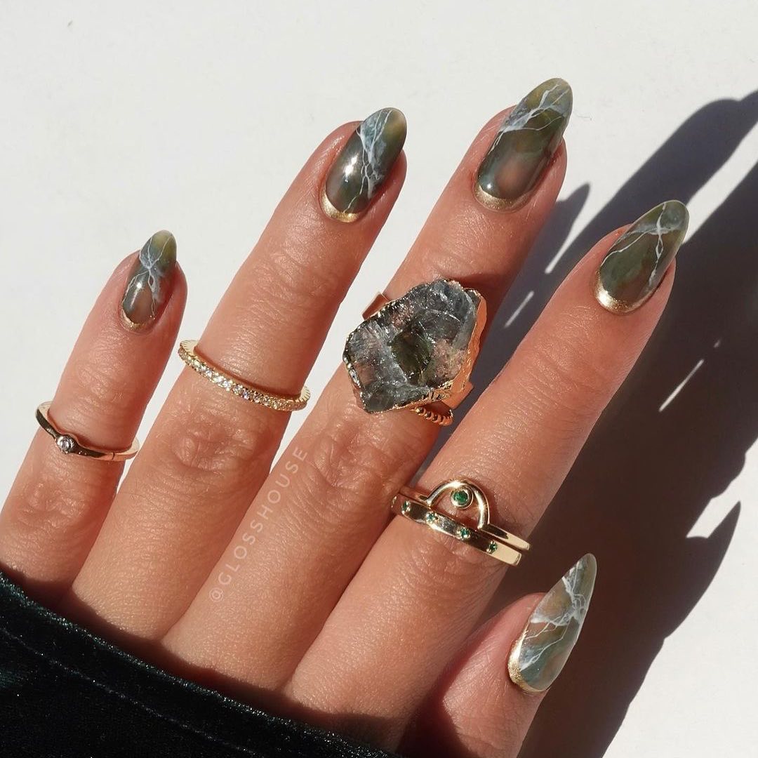 大理石風ネイルは モノトーンファッションにもぴったり Nail Nails Monotone Winter Winternails F Magmoe