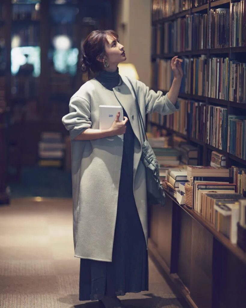 12月12日、今日の東京は曇り時々晴れ。最高気温15度、最低気温7度の予報です（気象庁調べ・17時発表）。

昼過ぎからときおり晴れ間が覗くものの、曇り