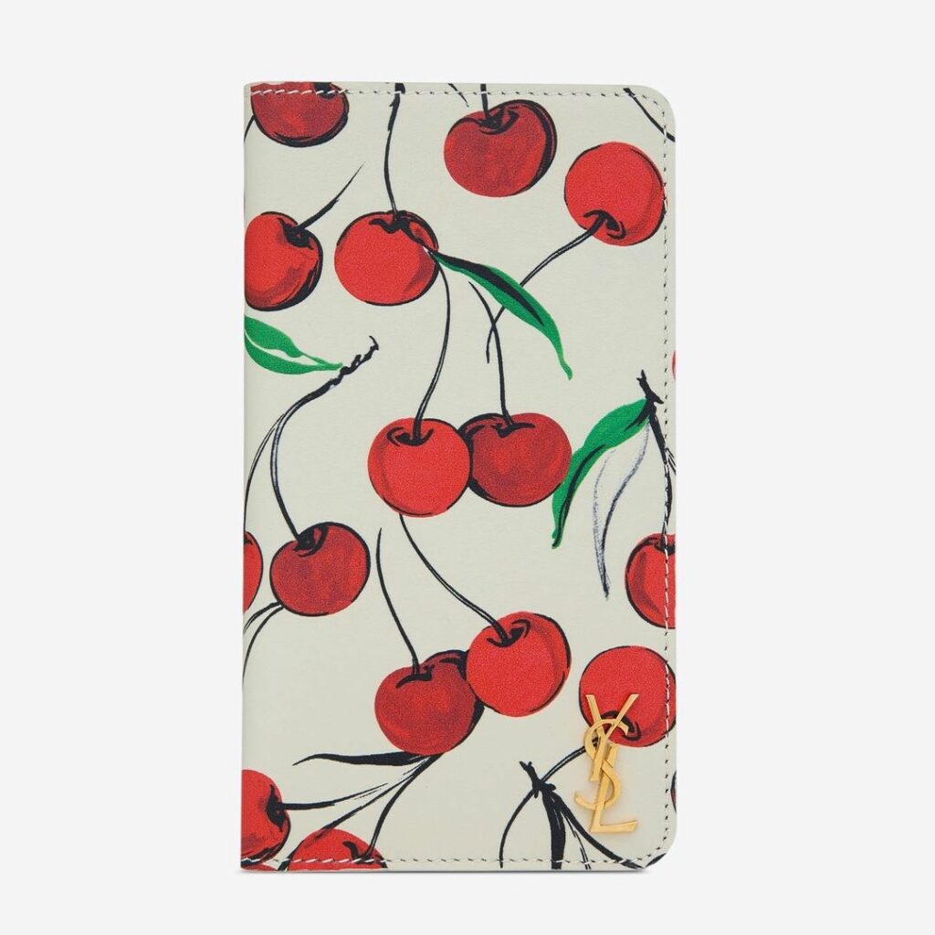 憧れブランドで見つけるおしゃれなスマホカバー&Airpodsケース図鑑
肌身離さず使っているスマートフォンやイヤホンそんなデジタルデバイ 憧れブランドで見つけるおしゃれなスマホカバー&Airpodsケース図鑑
肌身離さず使っているスマートフォンやイヤホンそんなデジタルデバイ