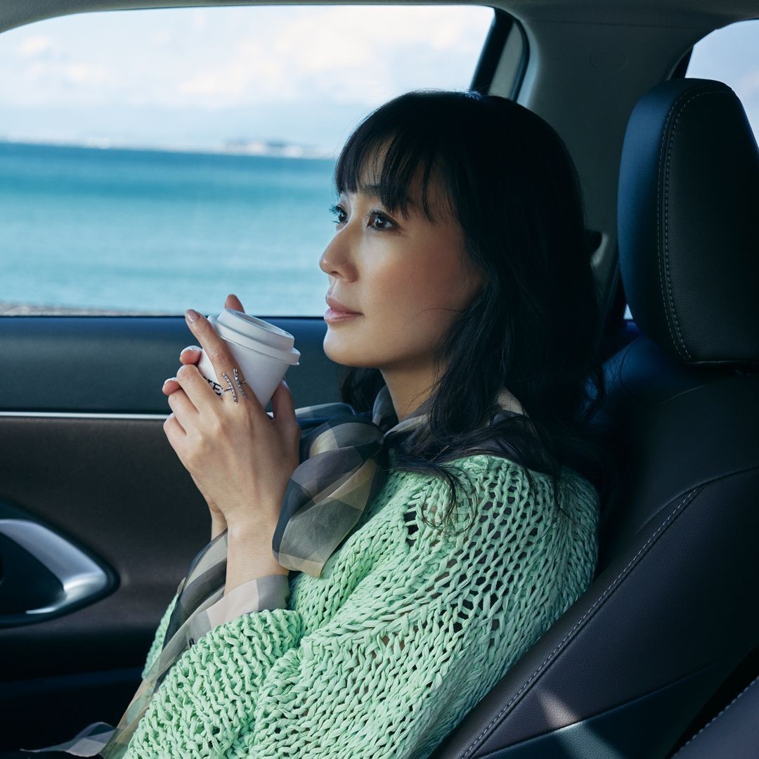 女優 板谷由夏が週末車旅へ 目的地は東京から車で1時間ほどの葉山エリア 途中北鎌倉でテイクアウトしたコーヒーで ドライブ後のリラックスタイム 窓の Magmoe 女優 板谷由夏が週末車旅へ 目的地は東京から車で1時間ほどの葉山エリア 途中北鎌倉でテイクアウトしたコーヒーで ドライブ後のリラックスタイム 窓の Magmoe