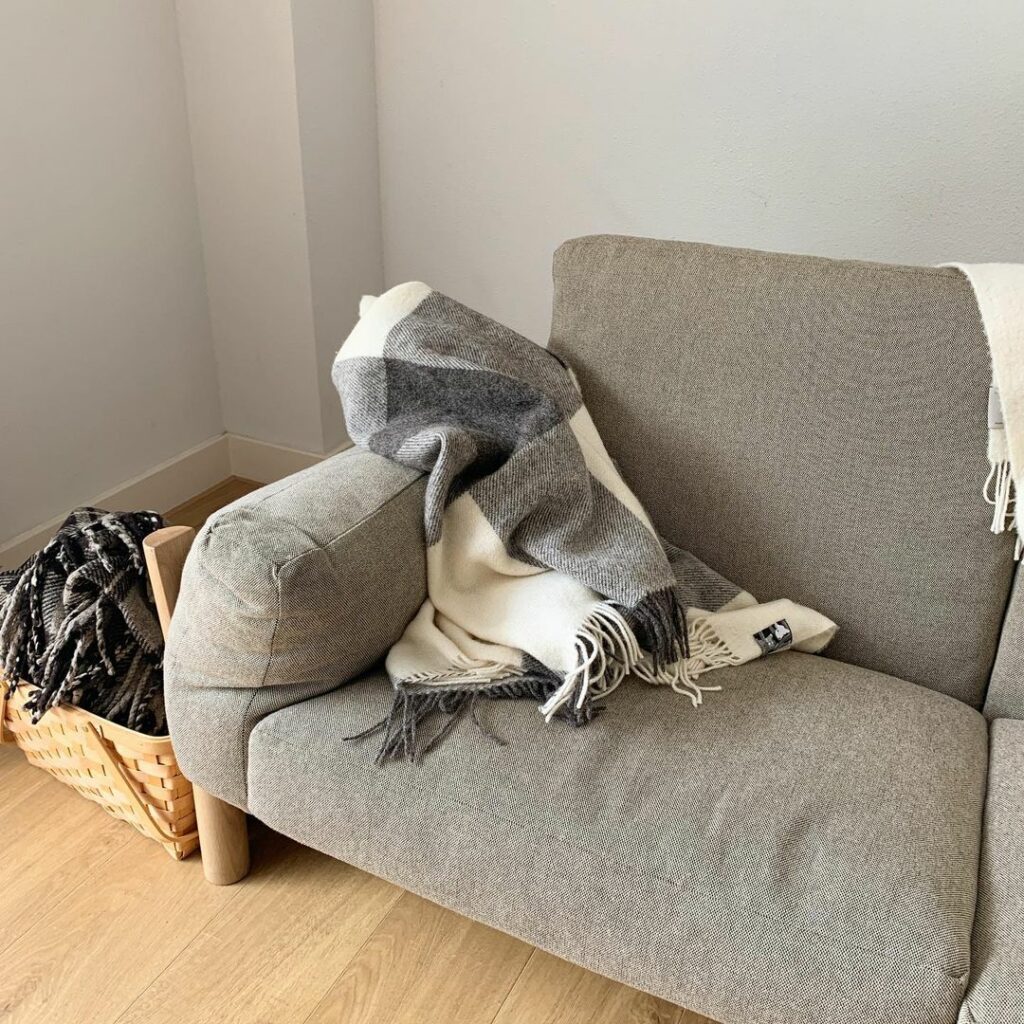 続きまして……
2月号『彼のとなりが似合う服』企画にて、きれいめ派な彼を演じてくれたKing & Princeの神宮寺勇太さん。クールな表情から柔らかい微笑