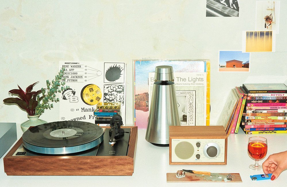 【ニュースタンダードな日用品】SOUND MANIA
生活様式が大きく変わった2020年。あらたに注目を浴びているのは、どんなジャンルのどんなアイテムか編集部が