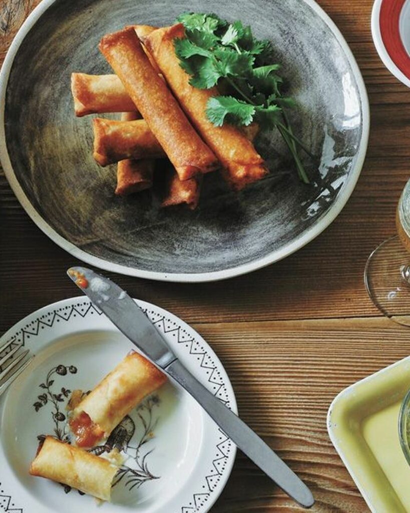 【#エルグルメレシピ 】サクサクパリパリの春巻きをかじったら、中からあふれだすのは、アツアツのうにとチーズ!濃厚なうにの旨みがじゅわっと溶け出す、新感覚の揚 【#エルグルメレシピ 】サクサクパリパリの春巻きをかじったら、中からあふれだすのは、アツアツのうにとチーズ!濃厚なうにの旨みがじゅわっと溶け出す、新感覚の揚