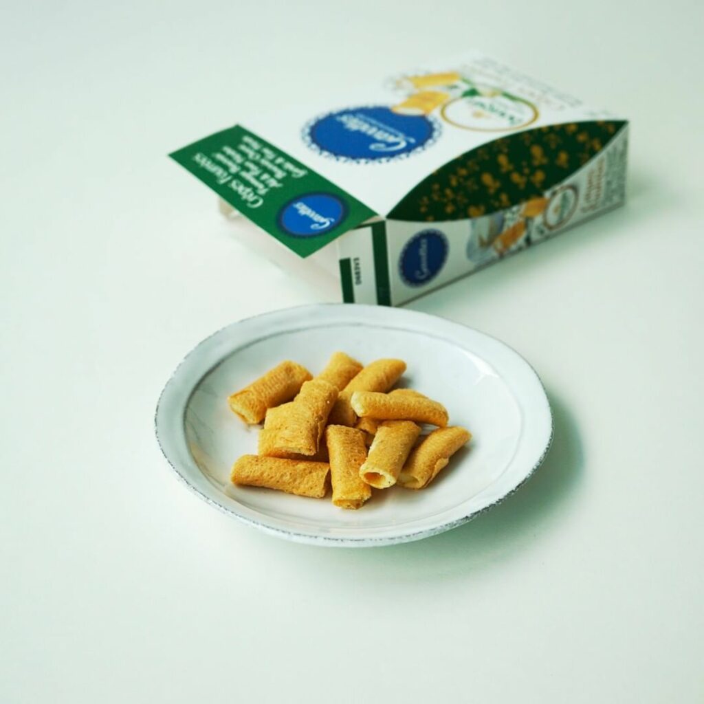 パリ出張の帰路、シャルルドゴールで必ず買うおつまみがあったんですよ。
フォションのチーズミニクレープ。勝手に「袱紗」って呼んでました。カリ パリ出張の帰路、シャルルドゴールで必ず買うおつまみがあったんですよ。
フォションのチーズミニクレープ。勝手に「袱紗」って呼んでました。カリ