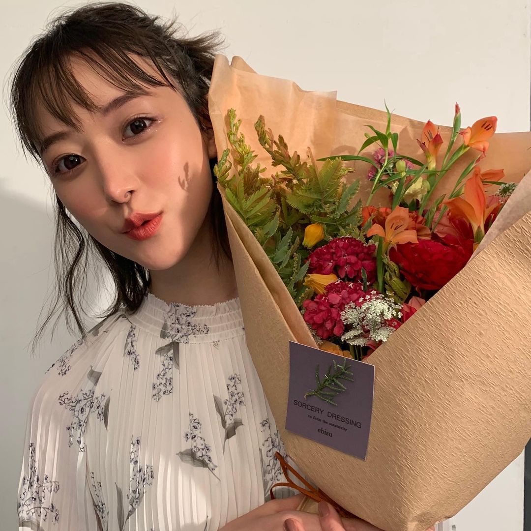 Happy Birthday 本日1月19日は山崎あみの24歳の誕生日です ますます綺麗に 大人っぽくなっていくあみの魅力にこれからも大注目です Magmoe Happy Birthday 本日1月19日は山崎あみの24歳の誕生日です ますます綺麗に 大人っぽくなっていくあみの魅力にこれからも大注目です Magmoe