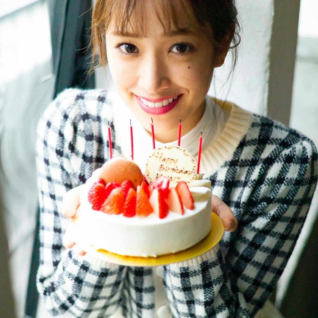 今日は﻿
#佐々木久美﻿
ちゃんのバースデー﻿
﻿
今月のとある撮影日に﻿
サプライズで﻿
バースデーケーキをプレゼントしました﻿
﻿
きくち