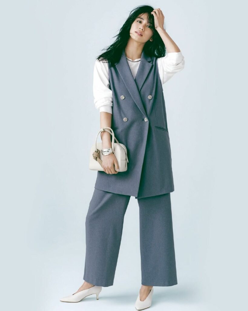 1月31日（日）
この春は、“アレンジしやすいセットアップ”が豊作。『ストラ』のセットアップは、着るだけでしゃれ見えするマニッシュなムードが◎。デイリーに着こな