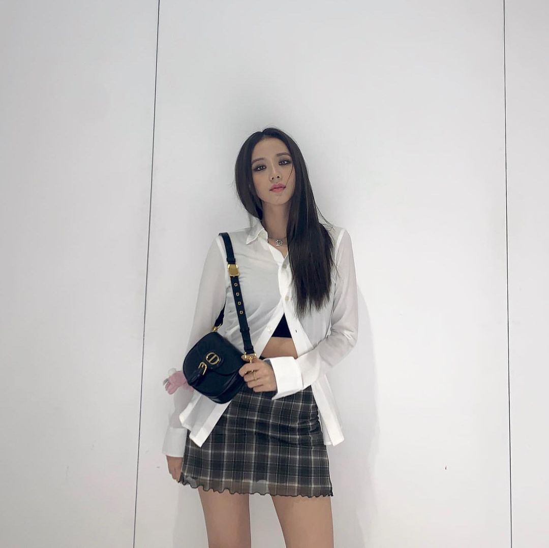 制服風ファッションがブーム確実 セレブもハマるおしゃれなお手本スクールコーデ 去年からじわじわと人気に火がつきはじめ 21春のビッグトレンドとなるこ Magmoe 制服風ファッションがブーム確実 セレブもハマるおしゃれなお手本スクールコーデ 去年からじわじわと人気に火がつきはじめ 21春のビッグトレンドとなるこ Magmoe