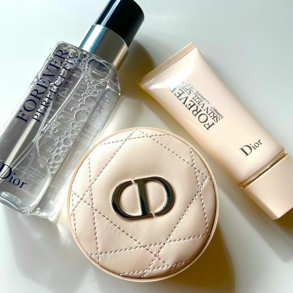 #ディオールスキンフォーエバー からベースメイクのキープ力を高める3種の神器が登場

(写真1枚目右から)
ディオールスキン フォーエヴァー スキ