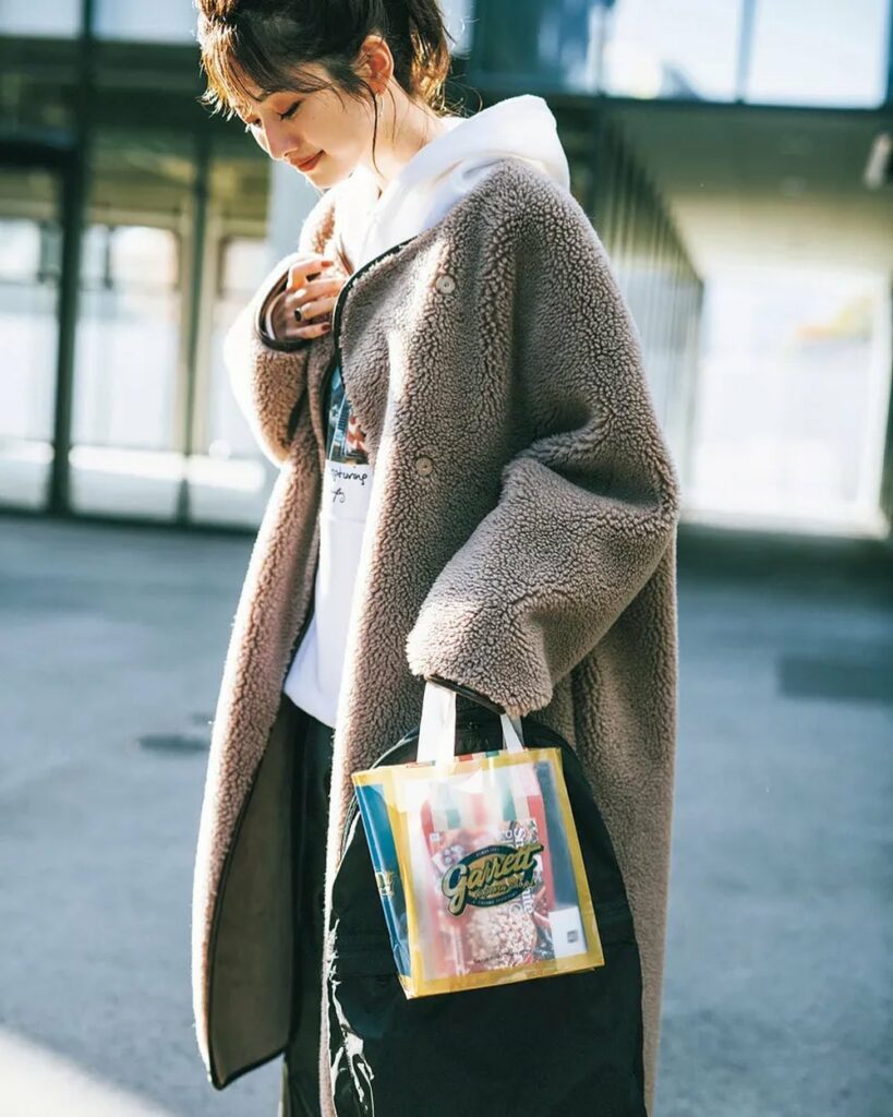 2月6日、今日の東京は曇りのち晴れ。最高気温15度、最低気温3度の予報です（気象庁調べ・17時発表）。

昼前から晴れ間が広がるものの、寒暖差が激しい1日になり