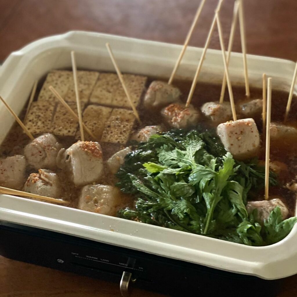 本日、LEE3月号が発売になり気分は春到来！ですが、2月号の「がっつり肉でやせおかずカレンダー」リレーはもう少しお付き合いくださいね（電子版はま