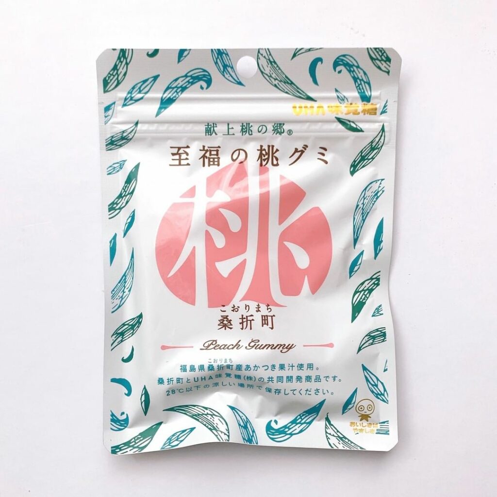 桃もグミも好きな身としては、買って帰らずにはいられませんでした
桑折町産の桃「あかつき」の甘さとジューシーさがぎゅっと詰め込まれています。食感は割とハード目で、