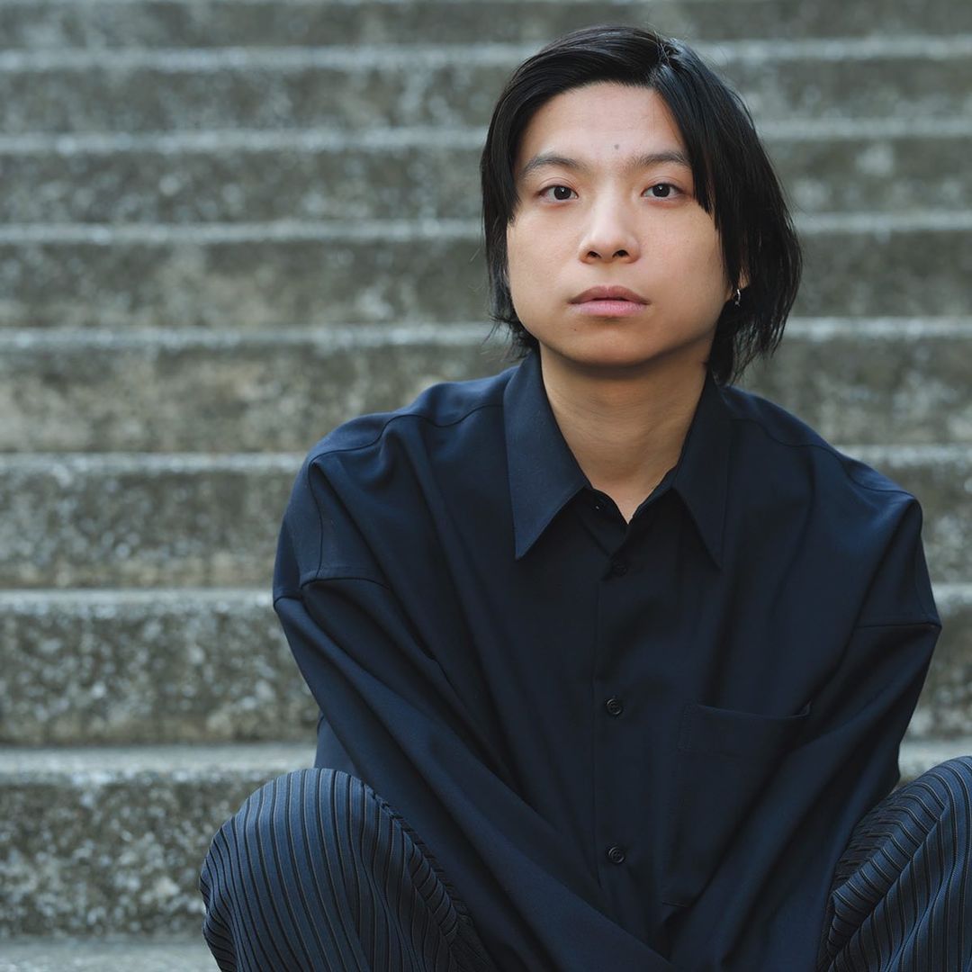 【あのフィールドの旬な人】 クリープハイプのフロントマンでもあり、作家としても活動中の尾崎世界観さんにインタビュー。 「言葉にする時点で、自分