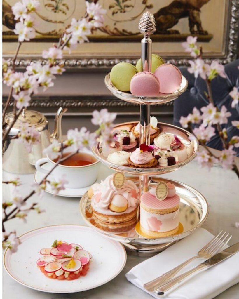 「ラデュレ（LADURÉE）」から、春を祝うサクラ・コレクションが登場
3月1日から銀座店、渋谷松濤店、京都 四条店、京都 祇園店で提供されるアフタヌー