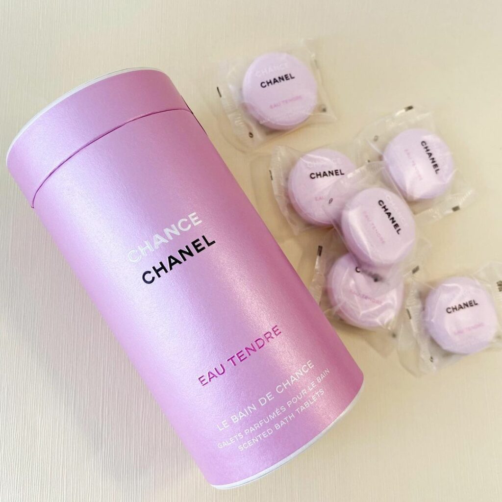 【 #シャネル 】幸運を引き寄せるバスアイテムが登場3/5発売。
幸運を引き寄せる香りの「チャンス オー タンドゥル」。2021年はバスアイテムからスタートし 【 #シャネル 】幸運を引き寄せるバスアイテムが登場3/5発売。
幸運を引き寄せる香りの「チャンス オー タンドゥル」。2021年はバスアイテムからスタートし