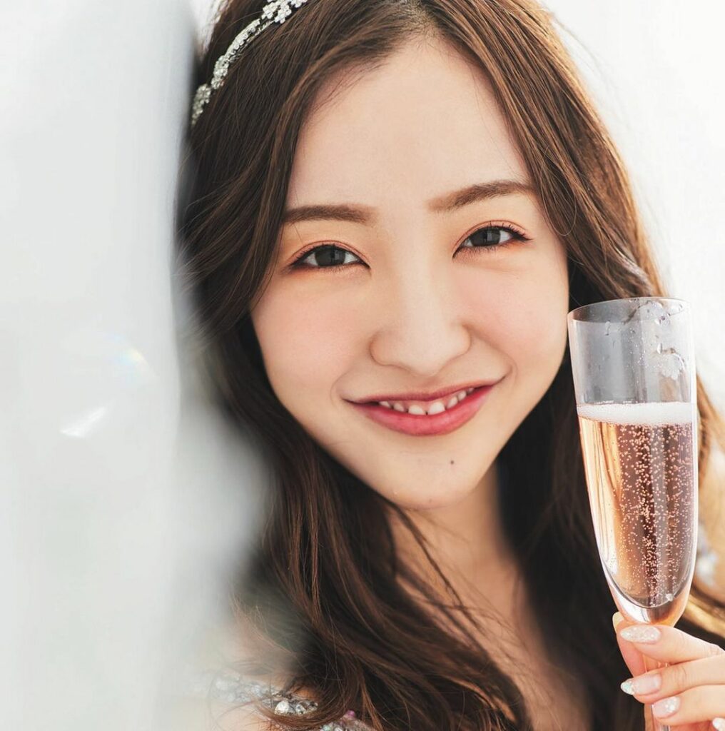 結婚したばかりのともちんを〝エンジェルシャンパン〟でお祝いしました
皆さんは、結婚祝いどうしてますか
卒花レディたちにリサーチしたところ、食器や観葉植物は、 結婚したばかりのともちんを〝エンジェルシャンパン〟でお祝いしました
皆さんは、結婚祝いどうしてますか
卒花レディたちにリサーチしたところ、食器や観葉植物は、