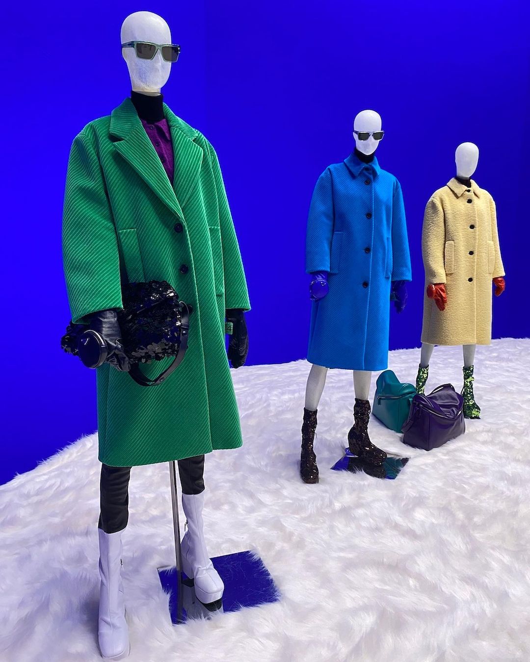コラム ミウッチャ ラフの対話深まる プラダ 第3章 アクセやディテールを一挙公開 プラダ Prada は 21 22年秋冬コレクションをデジタル形式 Magmoe