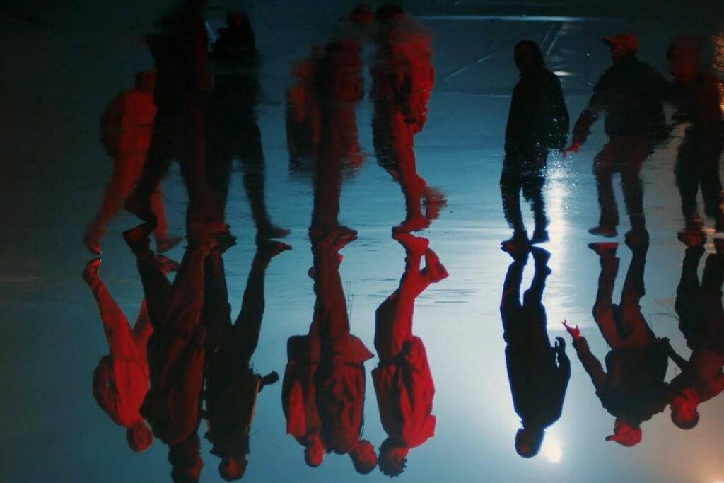 デジタルFW取材：「サウル ナッシュ（SAUL NASH）」はデザイナーがプロの振付師で、ストリングスやファスナーでねじりを生んだスポーツ＆ストリートウエアが特