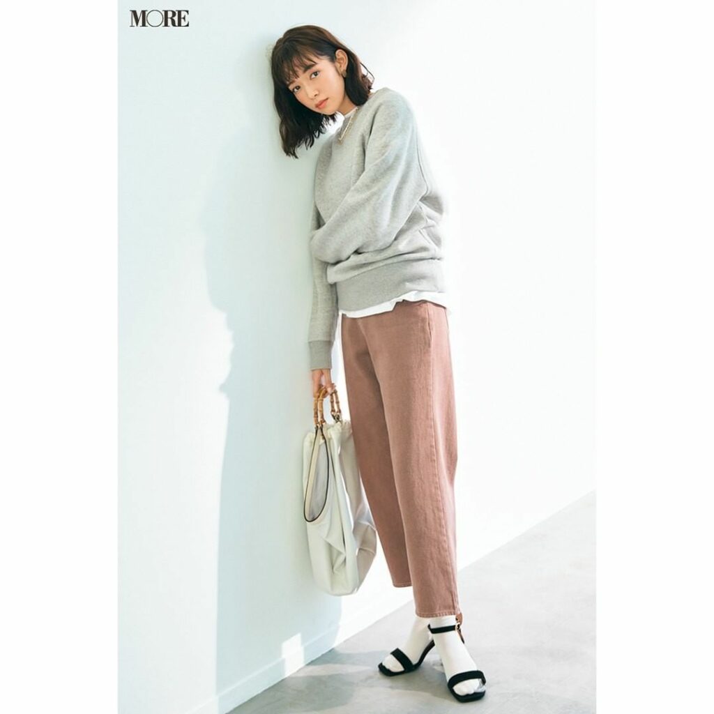 【今日のコーデ】3月5日(金)

今季はオトナ女子にもうれしい、上品きれいめにはける淡色デニムが豊作！そんな中からひと目ボレしたしゃれ感高まるモカ色、それもテー