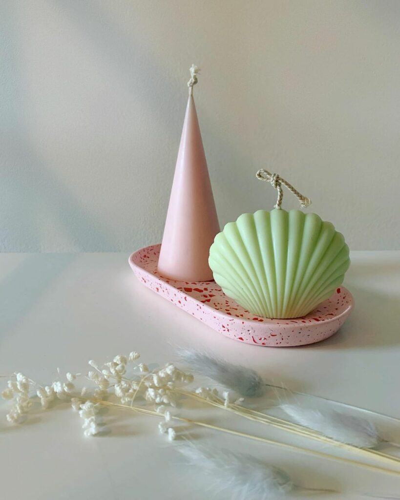 おうち時間をグレードアップ海外発のおしゃれなアート系キャンドル﻿
﻿
①シェル型キャンドル﻿
@florsty ﻿
ビーチ好きなガールにおすすめしたいのが、ロン