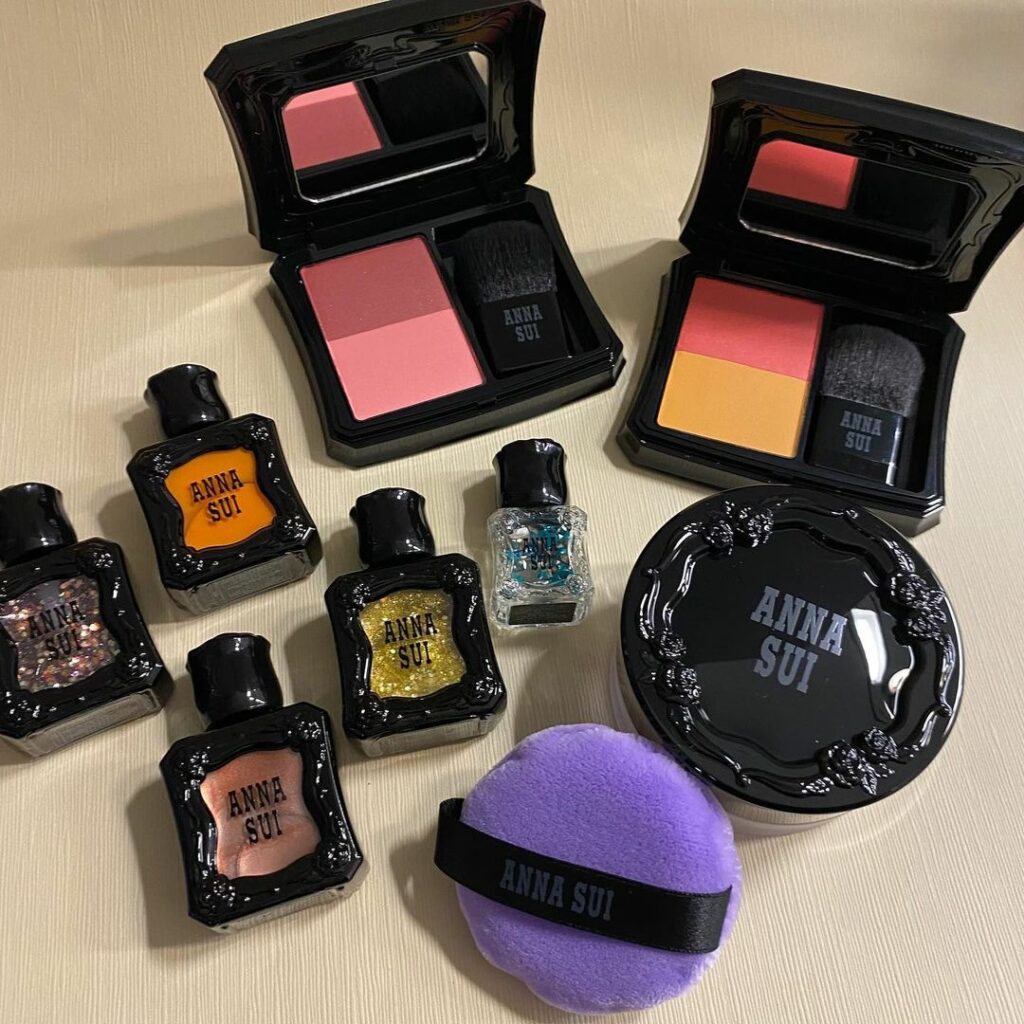 【 #夏コスメ 】 #アナスイ から、エネルギッシュなサマーコレクションが登場!
アナ スイの2021年夏のコレクションには、自由に大胆に、スパイシーなメイク 【 #夏コスメ 】 #アナスイ から、エネルギッシュなサマーコレクションが登場!
アナ スイの2021年夏のコレクションには、自由に大胆に、スパイシーなメイク