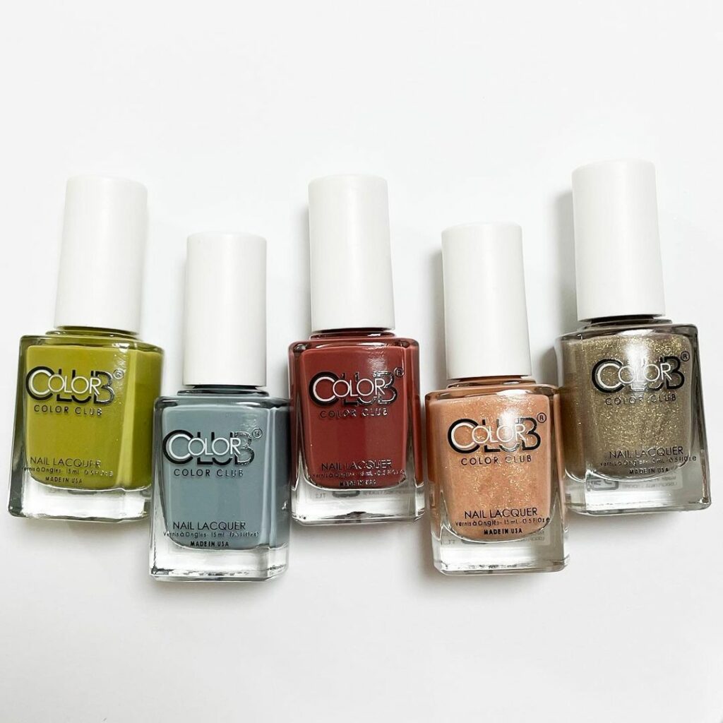 #フォーサイス から、こなれ感満載の上品ネイルラッカーが登場3/10発売。【スウォッチ付き】

カラーバリエーションの多さと仕上がりの高さで人気を集めるフォーサ