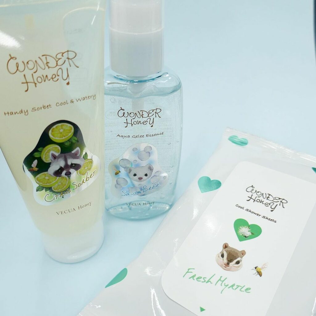 ＼べキュアハニーの春の限定アイテムをご紹介！／
だんだんと暖かくなってくるこの季節にぴったりな爽やかなアロマでリフレッシュできるボディ＆ヘアケアアイテムが揃って