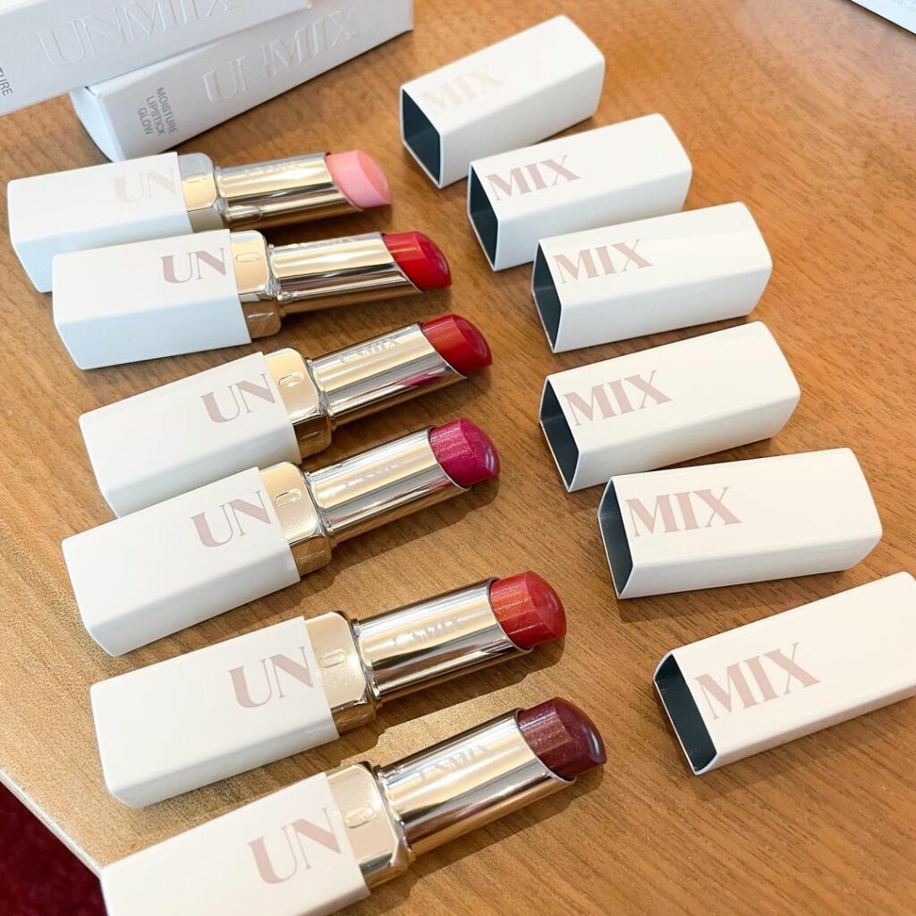 #UNMIX から、透け感が魅力のリップスティックが登場!4/1より発売開始。【スウォッチ付き】
ビューティークリエイター #吉川康雄 さんによる新ブランド、 #UNMIX から、透け感が魅力のリップスティックが登場!4/1より発売開始。【スウォッチ付き】
ビューティークリエイター #吉川康雄 さんによる新ブランド、