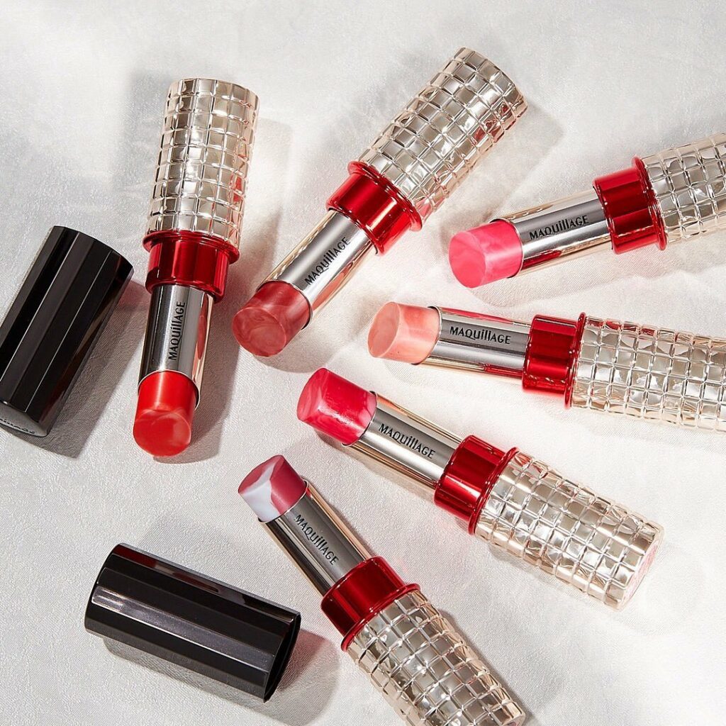 ピュアも、オトナも、印象自在。

【マキアージュ】の美容オイル生まれのルージュから新色が登場！フルーツの名前が入った各色のネーミングにも注目

マー