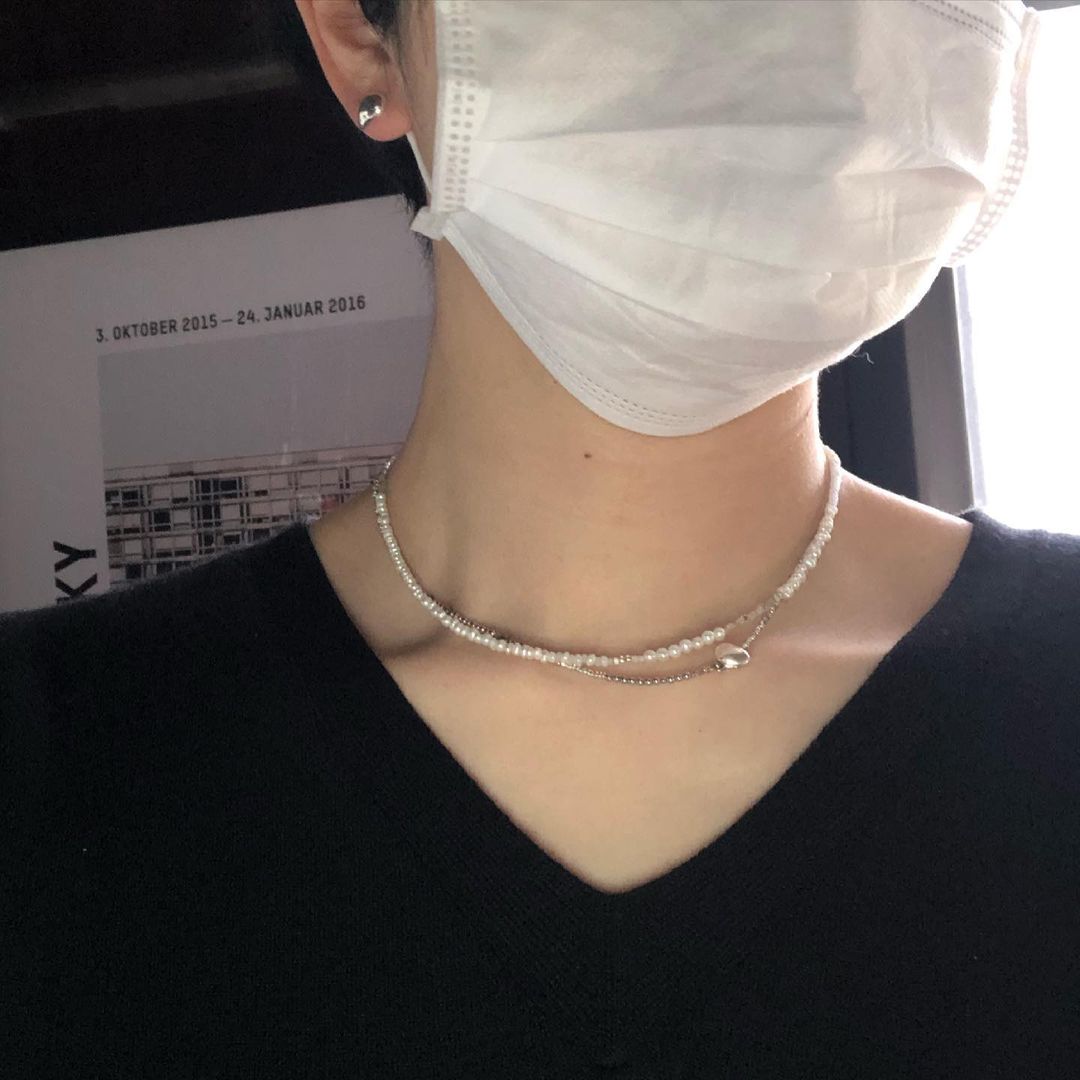 スタイリスト丸山佑香さんが手がけるビーズアクセサリーブランド Ton のネックレス 以前 ロンハーマンの展示会でニットにレイヤードされているのを見て 2枚目 Magmoe