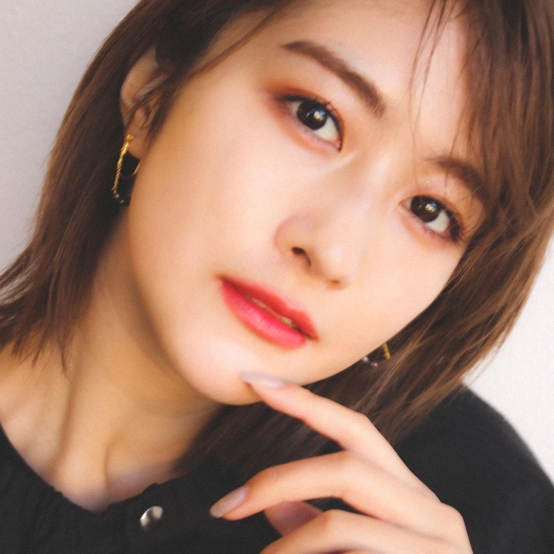Weekly Jjもうチェック済み 今回の表紙も 土生瑞穂 ちゃんでした ショートヘアに黒のワンピースは 大人っぽい女性に仕上がって可愛いですよね セッ Magmoe