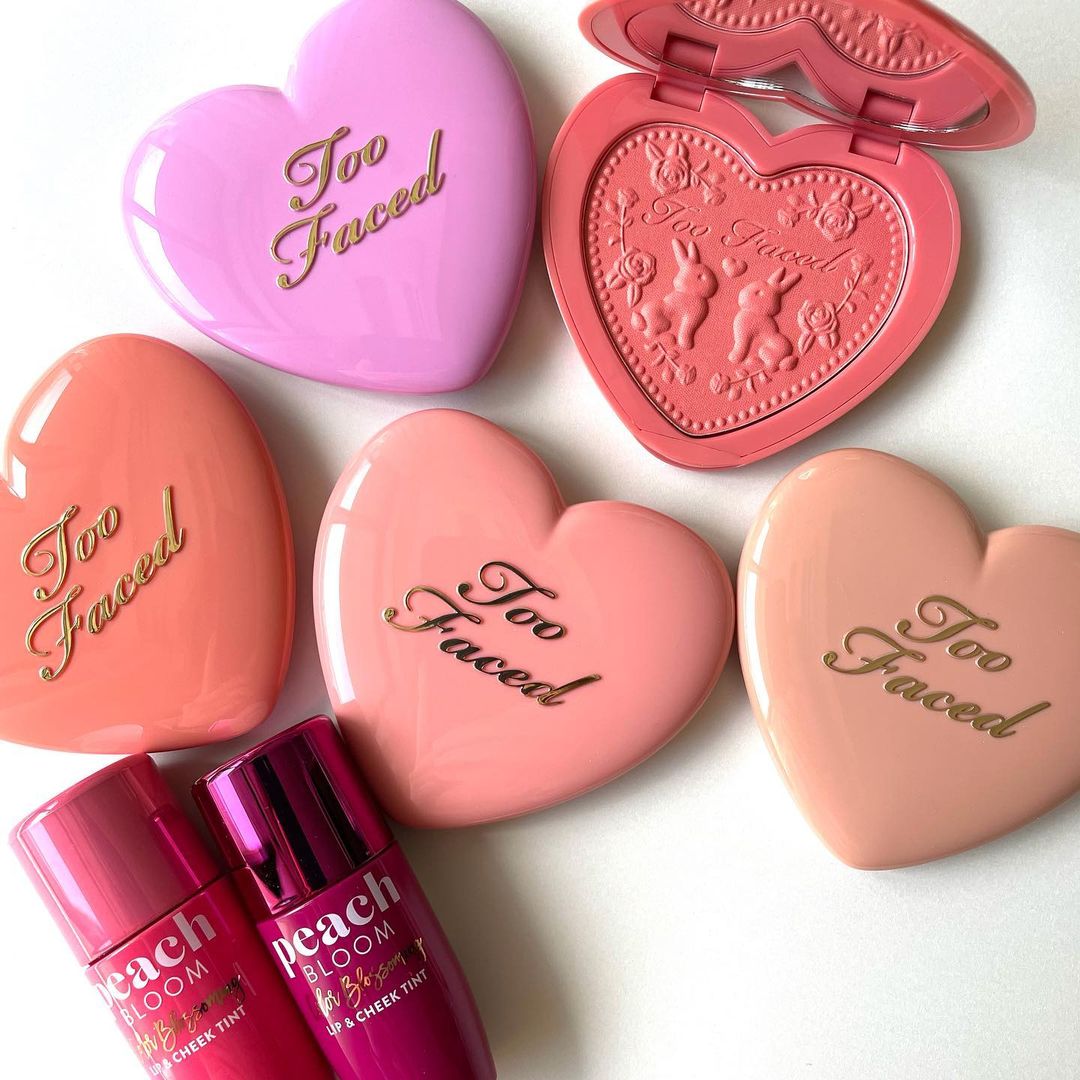 Toofaced からキュンキュン可愛い新作情報が届きましたー ハートシェイプのチークは ブランドの人気アイテムが完全リニューアル 水彩画のように ぽわっと Magmoe
