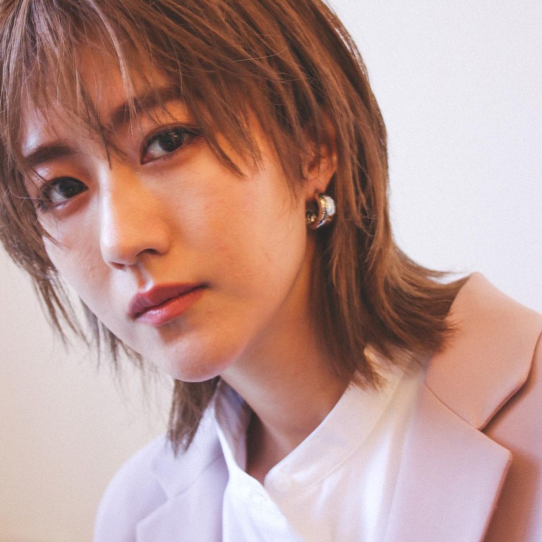 Weekly Jjもうチェック済み 今回の表紙も 土生瑞穂 ちゃんでした ショートヘアに黒のワンピースは 大人っぽい女性に仕上がって可愛いですよね セッ Magmoe