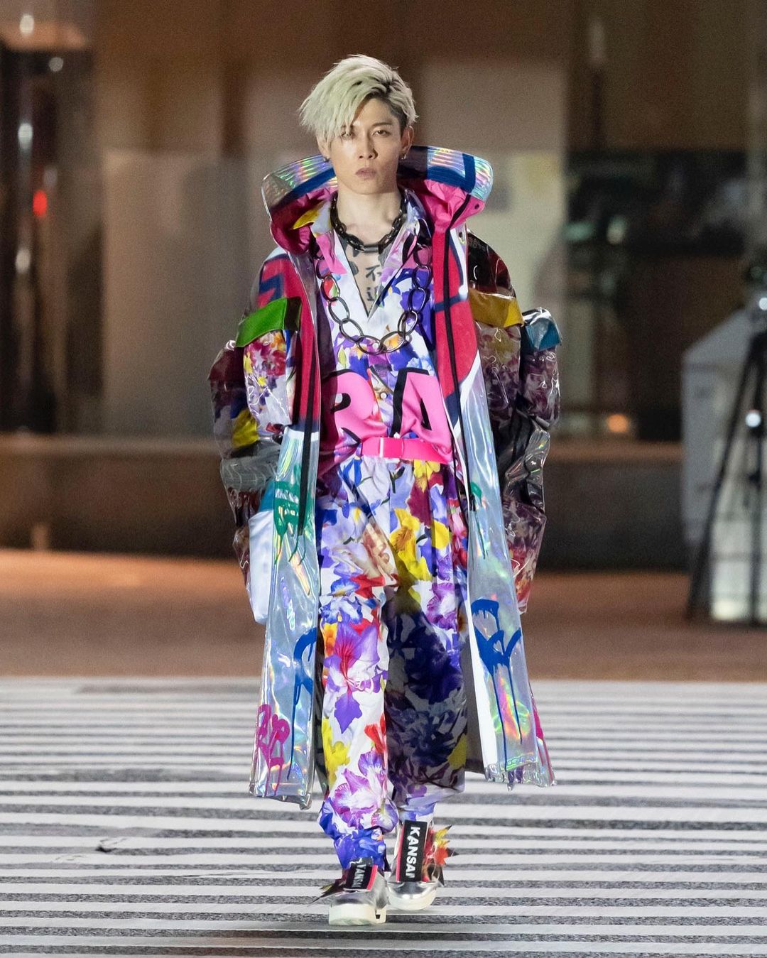 インタビュー 山本寛斎の弟子が渋谷スクランブル交差点で前代未聞のショー 一歩踏み出す決意表明 渋谷からファッションとアートを発信する 渋谷ファッションウイ Magmoe