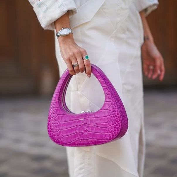 【2021春夏ファッショントレンド】ファッショニスタが今リアルに愛用するバッグ
﻿
﻿
2月、3月とコロナ禍という困難な状況下で開催された2021-22年秋冬コ